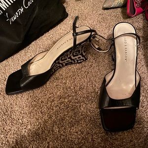 Hillard & Hanson Unique Black Pattern Wedges